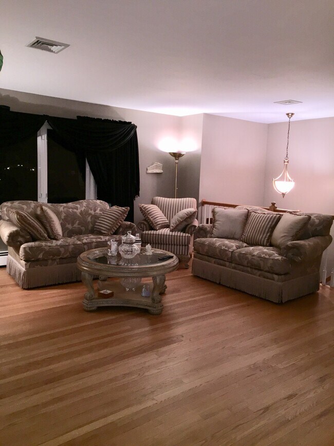 26 Robert Dr Apartments and Nearby East Hanover Apartments For Rent