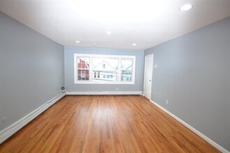 648 Liberty Ave in Jersey City, NJ - Building Photo - Building Photo