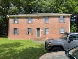 21 Brianfield Cv, Unit C in Jackson, TN - Building Photo