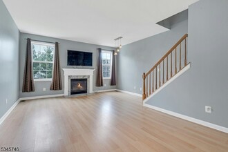 423 Hartford Dr in Nutley, NJ - Building Photo - Building Photo