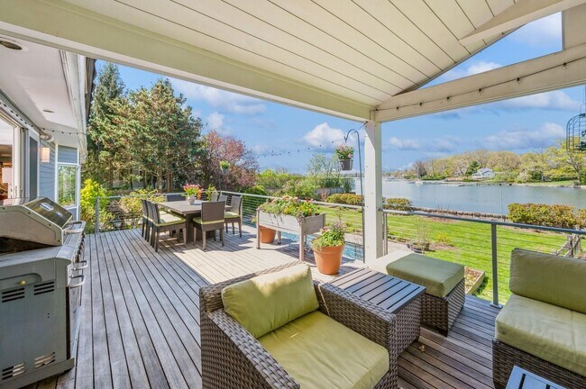 810 Pirates Cove in Mamaroneck, NY - Building Photo - Building Photo