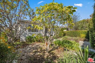 2939 Oakhurst Ave in Los Angeles, CA - Building Photo - Building Photo