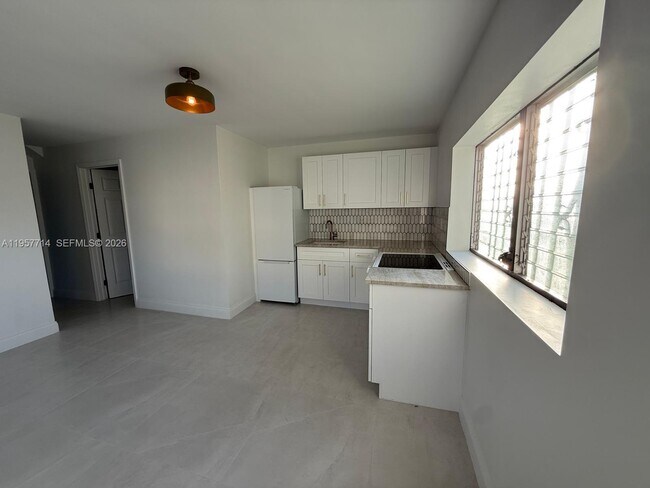 525 SW 22nd Ave in Miami, FL - Building Photo - Building Photo