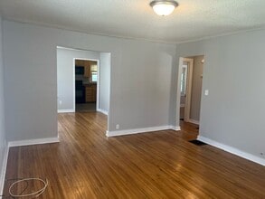 712 W Worley St in Columbia, MO - Foto de edificio - Building Photo