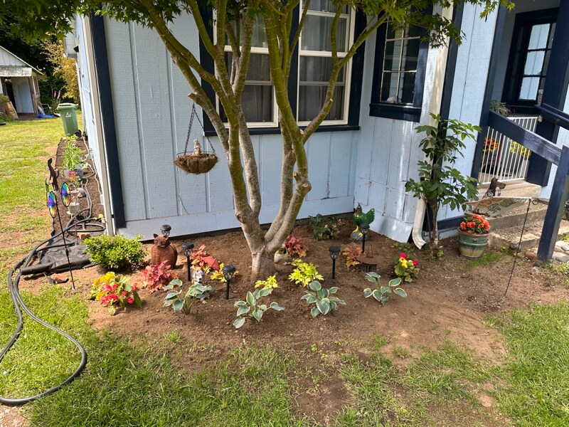 351 Lexington Ave NE in Bandon, OR - Foto de edificio