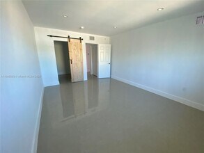 3700 NW 21st St, Unit 412 in Lauderdale Lakes, FL - Building Photo - Building Photo