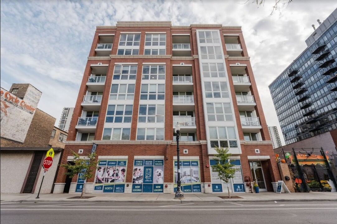 1325 N Wells St in Chicago, IL - Foto de edificio