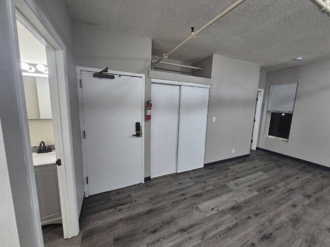 301 N Riverfront Dr in Mankato, MN - Foto de edificio - Building Photo