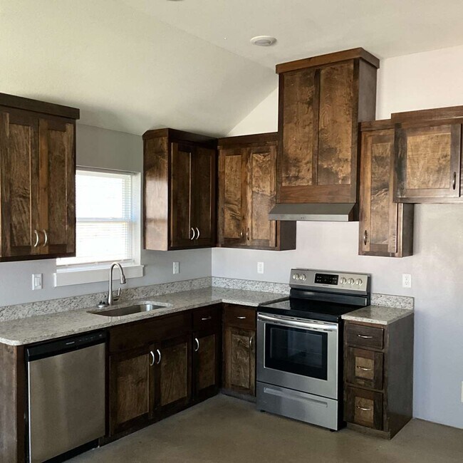 201 Isabella St in Mineola, TX - Building Photo - Building Photo