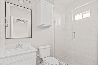 1512 Shavano Dr, Unit 1 in Edinburg, TX - Foto de edificio - Building Photo