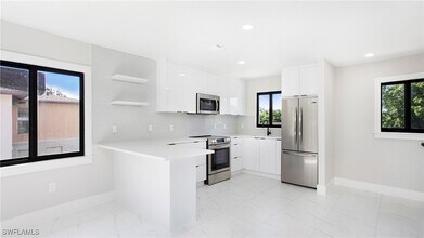 9002-9002 2nd St in Bonita Springs, FL - Building Photo - Building Photo