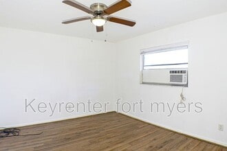 19091 Holly Rd in Ft. Myers, FL - Building Photo - Building Photo