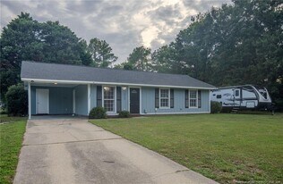 6449 Rutherglen Dr in Fayetteville, NC - Building Photo