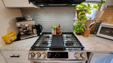 1021 Edith Blvd NE in Albuquerque, NM - Foto de edificio - Building Photo