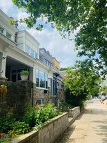 882 Corinthian Ave in Philadelphia, PA - Building Photo