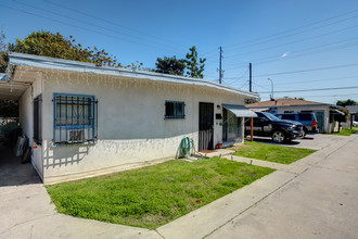 4925 Clara St in Cudahy, CA - Building Photo - Other