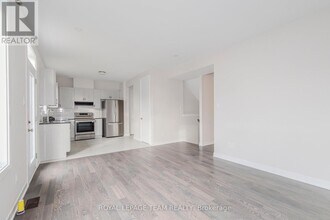 276 Appalachian Cir in Ottawa, ON - Building Photo - Building Photo