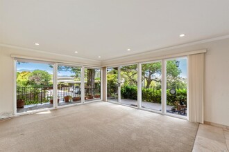 129 Eden Roc, Unit 129 Eden Roc in Sausalito, CA - Foto de edificio - Building Photo