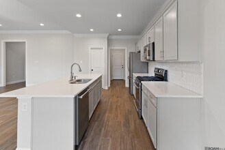 439 Lake Breeze Dr, Unit 1 bedroom 0317 in Baton Rouge, LA - Building Photo - Building Photo