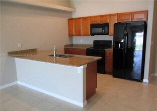 510 SE 24th Ave-Unit -510 in Cape Coral, FL - Building Photo - Building Photo