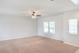 9705 Morning Iris Dr in Manor, TX - Building Photo - Building Photo