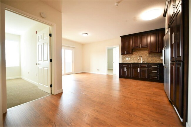 Diamond Terrace in Oakland, CA - Building Photo - Building Photo