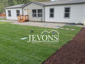 22201 SE 275th Pl in Maple Valley, WA - Building Photo