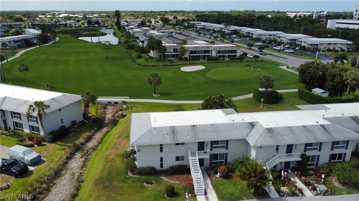 108 Penny Ln in Naples, FL - Building Photo