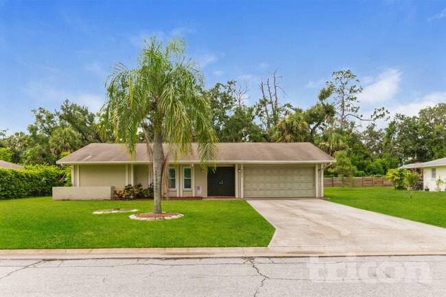 property at 4720 Palm Aire Cir