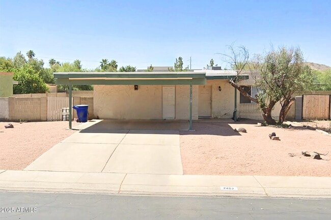 property at 2407 W Dunbar Dr