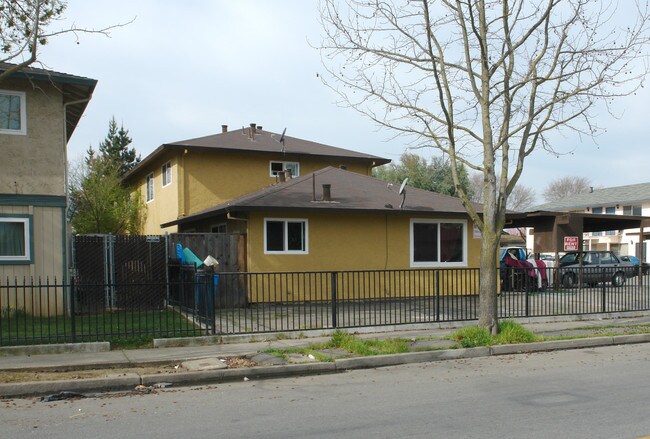 7515 Rogers Ln in Gilroy, CA - Building Photo - Building Photo