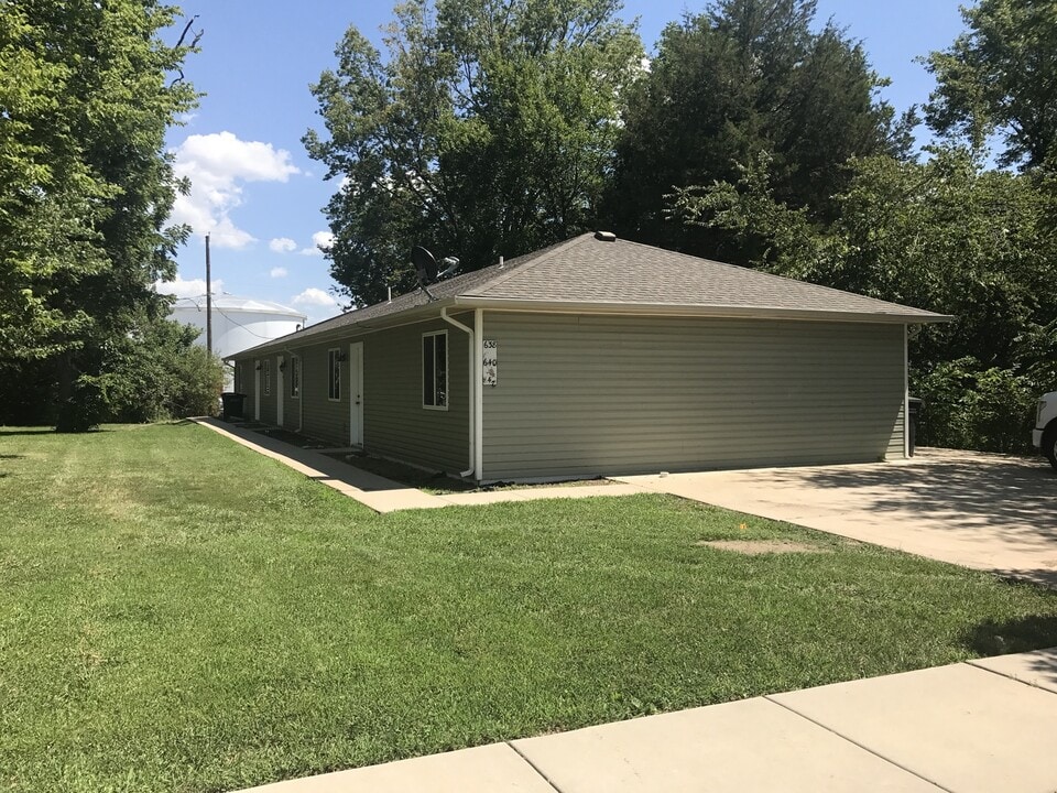 642-642 Santa Fe St in Augusta, KS - Foto de edificio
