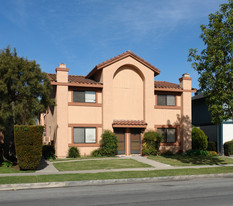 4021-4029 Farquhar Ave in Los Alamitos, CA - Building Photo