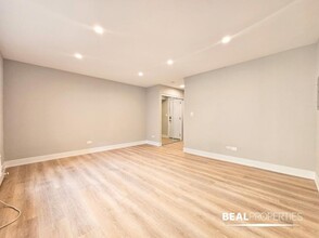 452 W Oakdale Ave in Chicago, IL - Building Photo - Building Photo