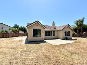 1487 Breezeway Ct in Merced, CA - Building Photo - Building Photo