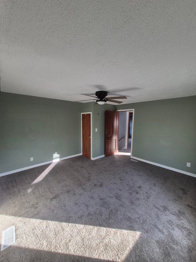 302 Maple St in Friend, NE - Foto de edificio - Building Photo