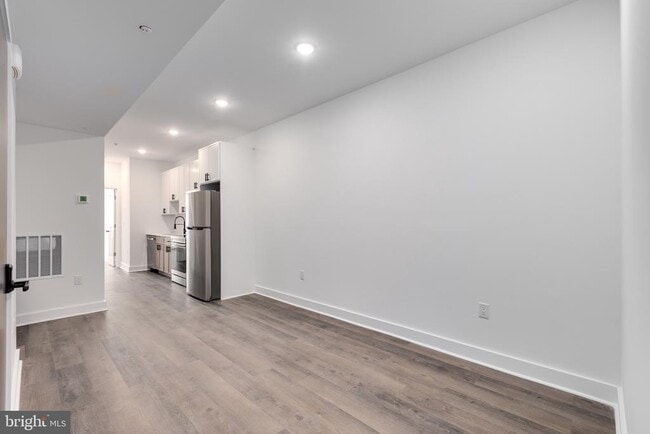 property at 927 N 42nd St