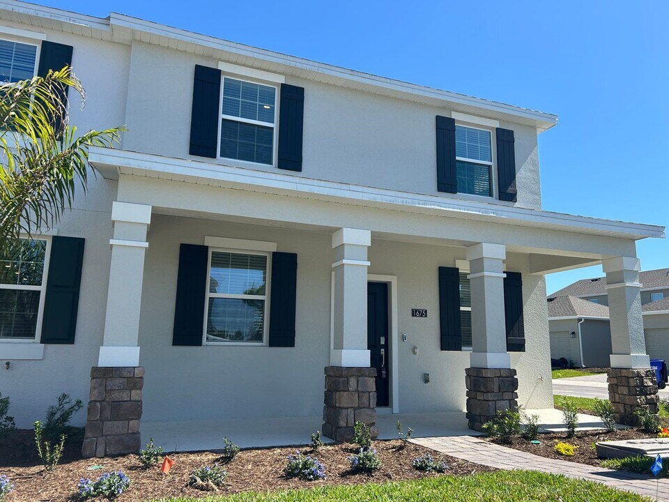 1675 Cross Prairie Pkwy in Kissimmee, FL - Building Photo