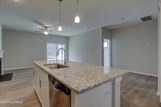 4409 Finch Ln in Wilmington, NC - Building Photo - Building Photo