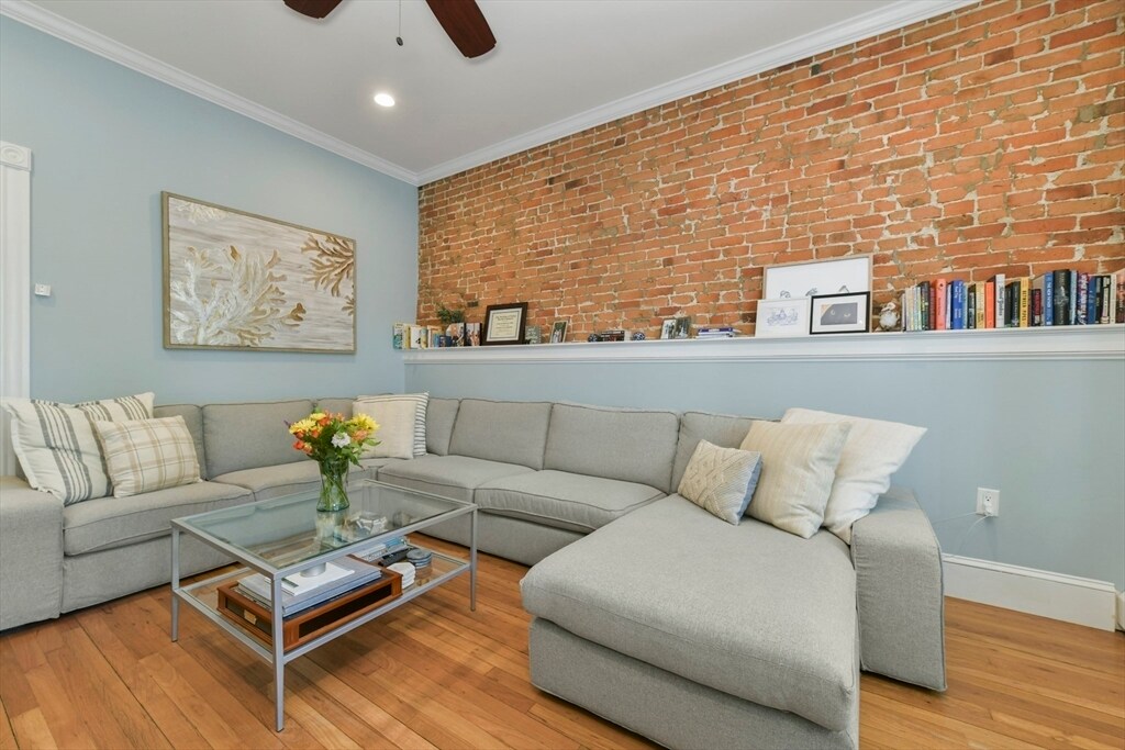 122 G St in Boston, MA - Building Photo