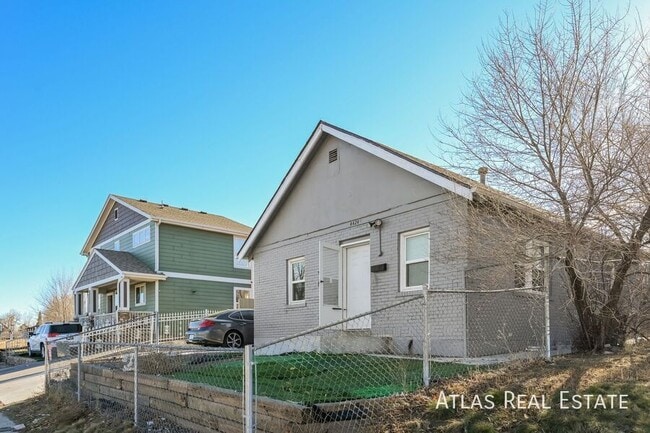 4424 W Alameda Ave in Denver, CO - Building Photo - Building Photo