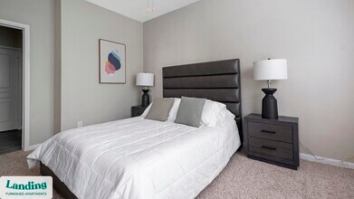 2500 Woodland Park Dr, Unit J302 in Houston, TX - Foto de edificio - Building Photo