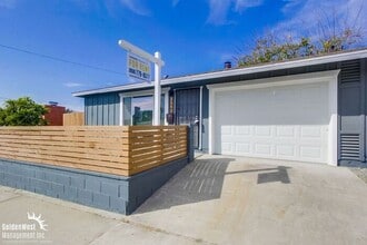 2552 Violet St in San Diego, CA - Building Photo - Building Photo