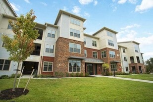 James River at Stony Point in Richmond, VA - Building Photo