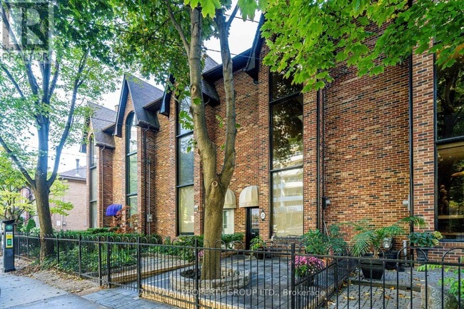 property at 25 Gloucester St