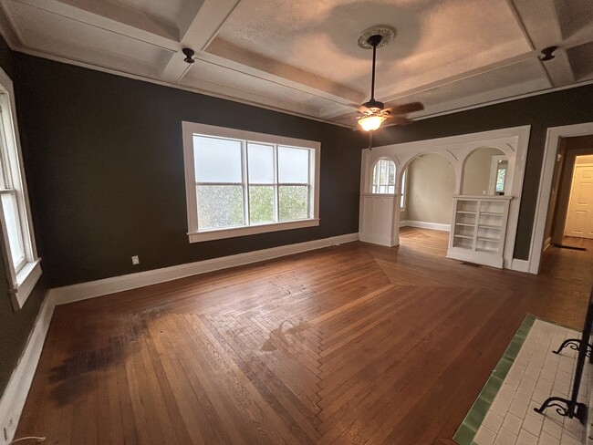 property at 833 5th Ave N