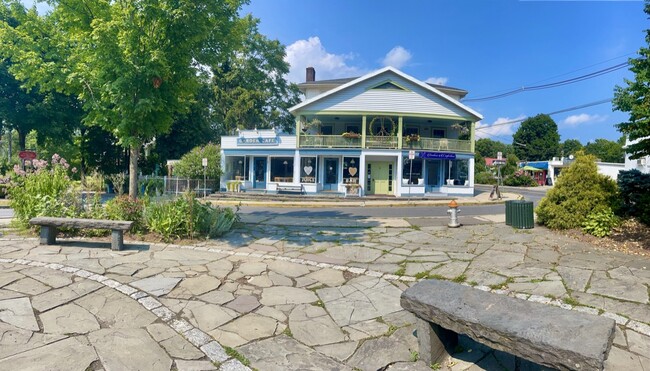 4 Old Forge Rd, Unit 4