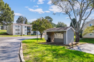 The Pynes by Trion Living in Austell, GA - Foto de edificio - Building Photo