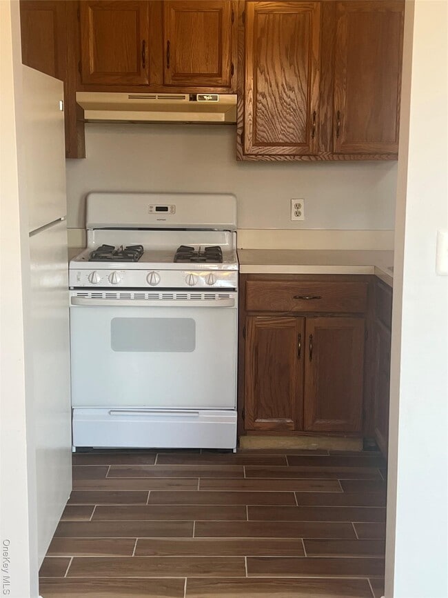 property at 21 Lexington Hills Rd