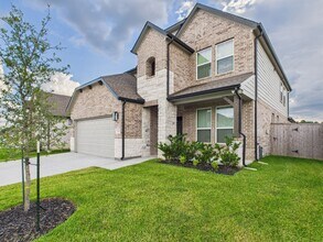 11823 Maple Oak Dr in Houston, TX - Building Photo - Building Photo